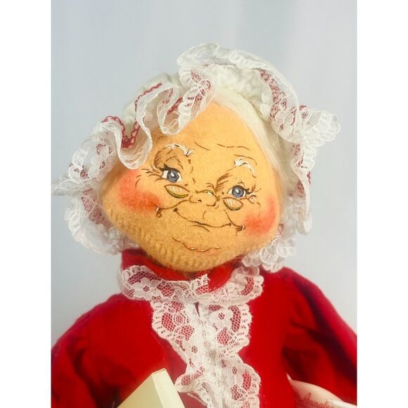 Annalee Dolls 13" Mrs Claus Bedtime Reading 2002 Christmas 580802 - Picture 3 of 10